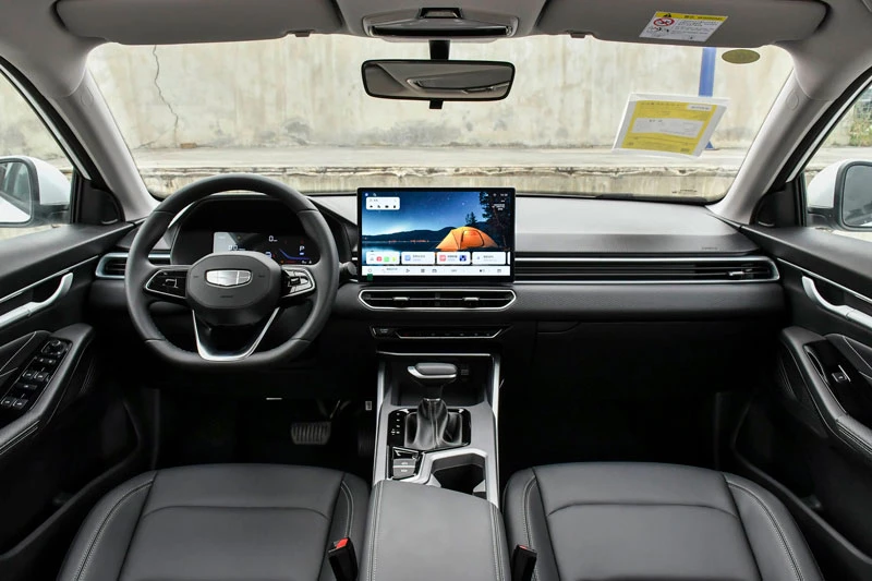 Hình 5: Xe sedan hạng D trang bị camera 540 độ, giá chưa tới 270 triệu đồng
