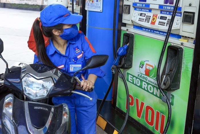 Giá xăng dầu trưa 4/10: E10 RON 95 và RON 92 kỳ tới về 20.000 đồng/lít sau chuỗi 5 kỳ tăng? Giá đầy bình xe ga 150-160cc ảnh 1