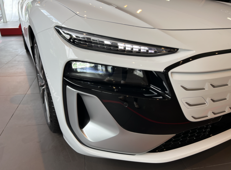 Audi S6 Sportback e-tron 2026: Sedan thuần điện hiệu năng cao đầu tiên của Audi tại Việt Nam