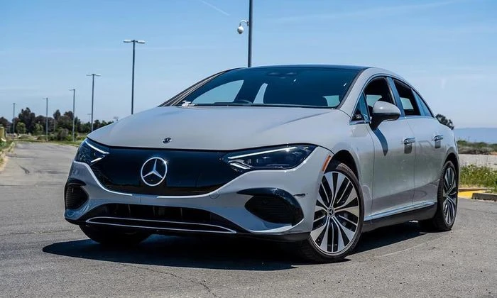 Mercedes dự kiến khai tử sedan điện EQE sau 3 năm mở bán tại Mỹ - Hình 1