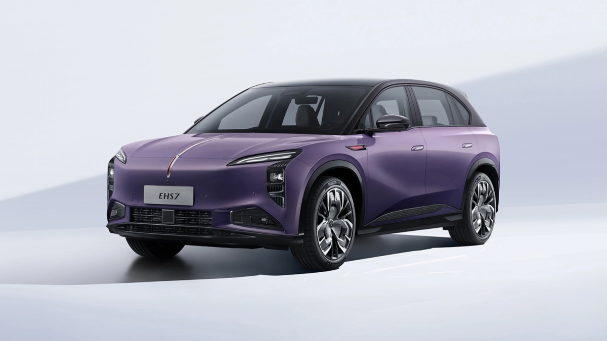 Nguyên mẫu cửa sổ trời tích hợp pin perovskite hiện được lắp trên Hongqi EHS7. Ảnh: Hongqi.
