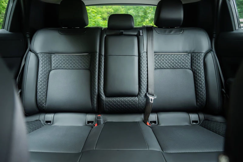 Xe điện Mitsubishi công suất 214 mã lực, phạm vi hoạt động 454 km, giá gần 1 tỷ đồng - Hình 7