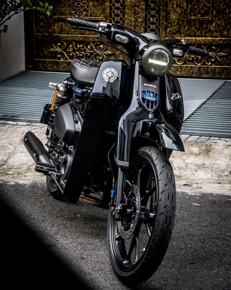 Dân chơi Gia Lai chi 120 triệu độ Honda Cub 125 thành bản đen tuyền huyền bí - 2