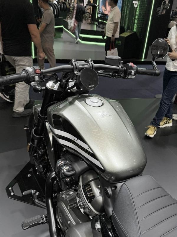 Tin xe 1/10: ‘Vua côn tay’ mới mạnh hơn Yamaha Exciter, trang bị an toàn trên cơ Honda Winner R ra mắt giá 59 triệu đồng ảnh 1