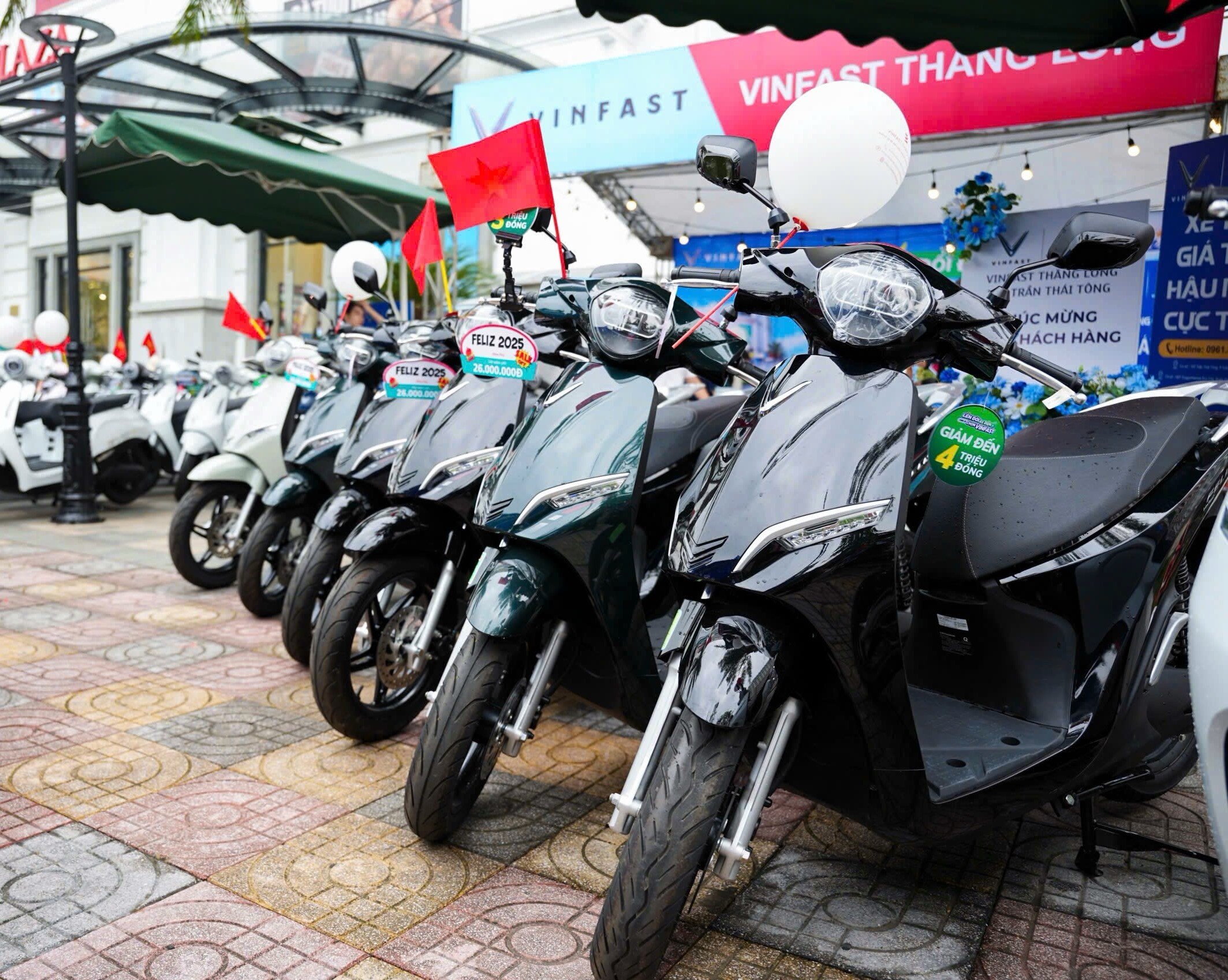 VinFast tổ chức chuỗi “Thu xăng đổi điện” tại 34 trung tâm thương mại Vincom, hỗ trợ đến 6 triệu đồng khi lên đời xe máy điện - 3