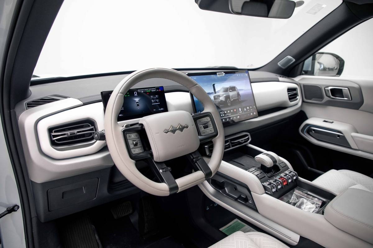 Nội thất BYD Tai 3