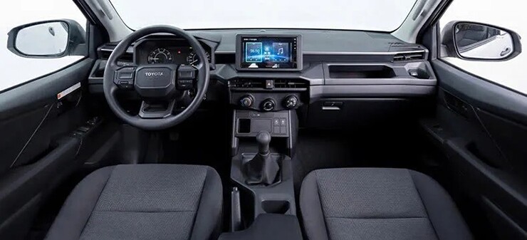 Khoang cabin của Fortuner mới có thể chia sẻ nhiều điểm chung với Hilux - Ảnh: Toyota