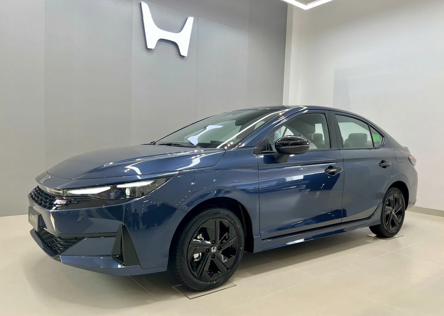 Honda City 2026 bỏ bản giá rẻ dưới 500 triệu, có đủ sức đấu Toyota Vios, Mazda2? - Hình 1