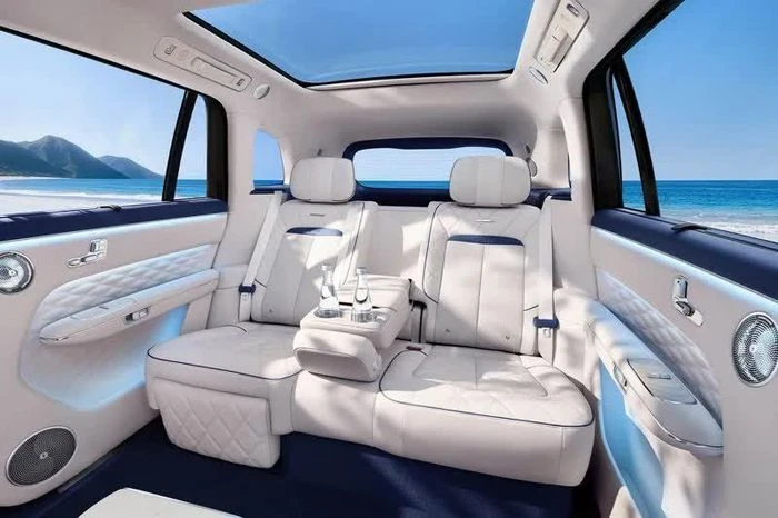SUV hạng sang cỡ lớn mạnh 540 mã lực, trang bị tối tân, giá hơn 1,5 tỷ đồng - Hình 6