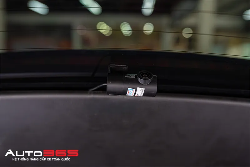 Camera sau Vietmap Speedmap M2 lắp ở kính sau Honda Civic