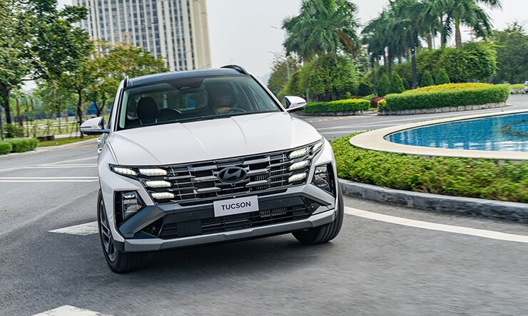 Hyundai Tucson 2026 vận hành trên đường