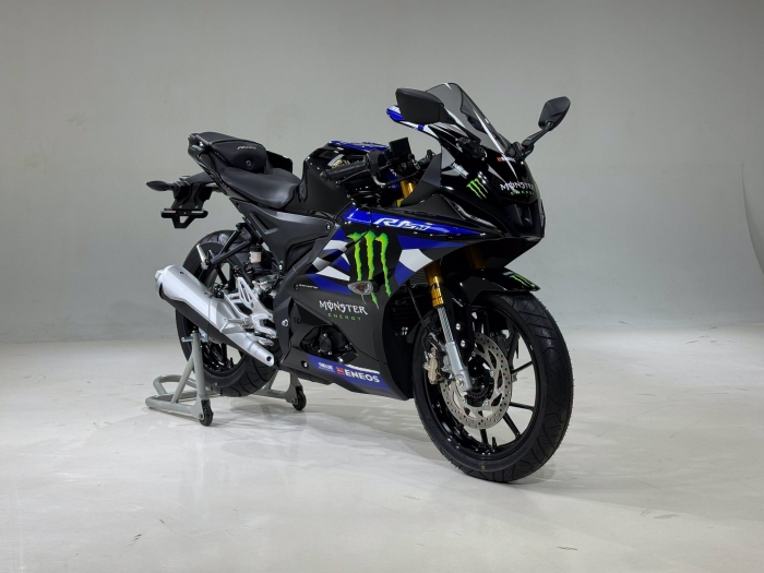 Yamaha-R15