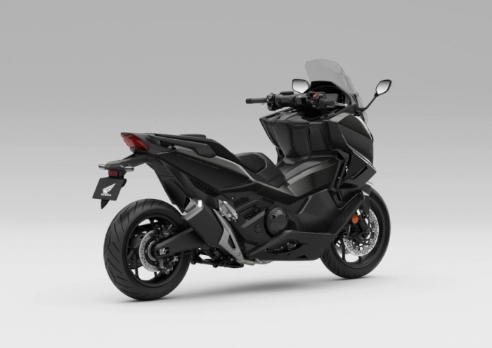 583385_27YM_Honda_Forza_750