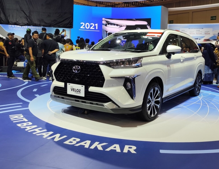 Toyota-Veloz-5