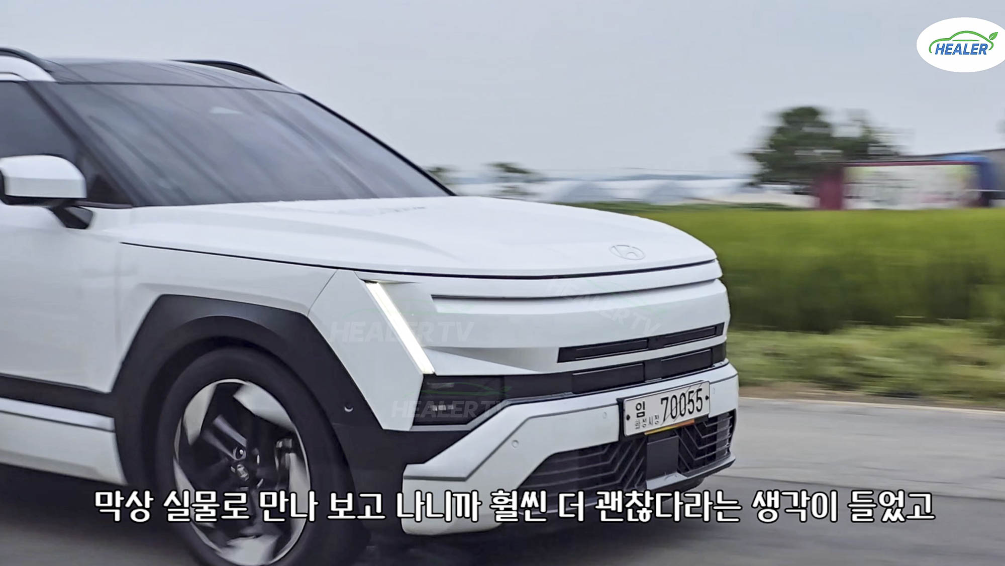 Hyundai Tucson 2027 lộ diện ngoài đời: Thiết kế vuông vức, đằng sau nhìn như 'tiểu Santa Fe' - Ảnh 2.