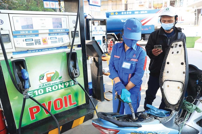 Giá xăng dầu trưa nay 22/9: Xăng E5 RON 92 Và E10 RON 95 'có dấu hiệu' giảm về 20.000 đồng/lít? giá đầy bình xe ga 110cc ảnh 1