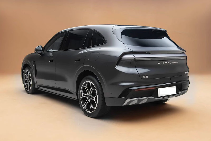 SUV công suất 462 mã lực, trang bị tối tân, giá gần 930 triệu đồng - Hình 5