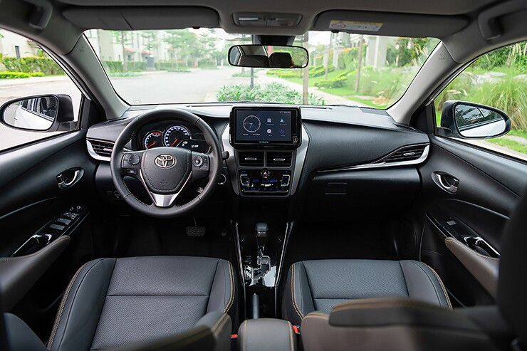 Không gian nội thất và khu vực táp-lô của Toyota Vios 2026