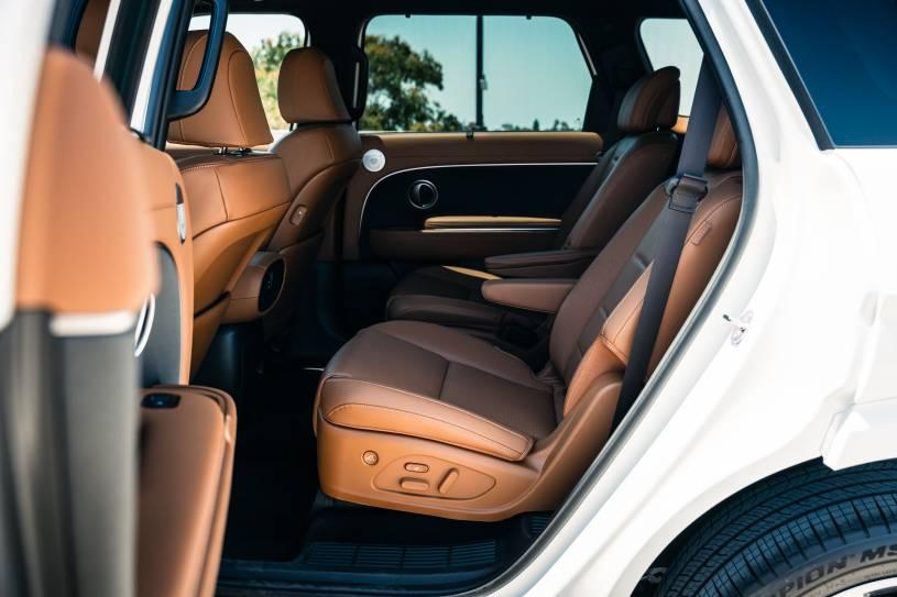 Chủ xe Hyundai Palisade Hybrid mê loạt công nghệ: Chìa khóa điện thoại, HUD và camera tích hợp