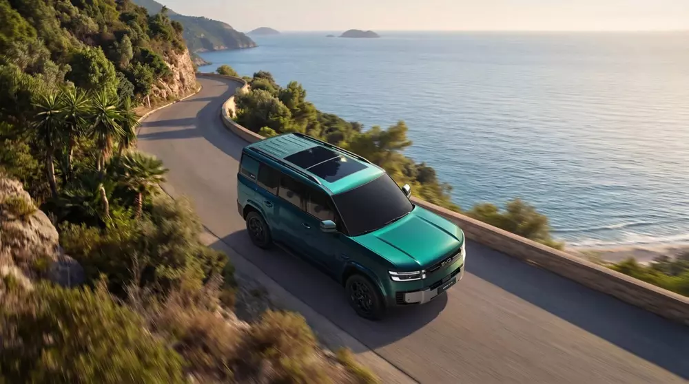 Mẫu xe giống Land Rover Defender của BYD rẻ hơn bản gốc và còn có cả tủ lạnh - Ảnh 2.