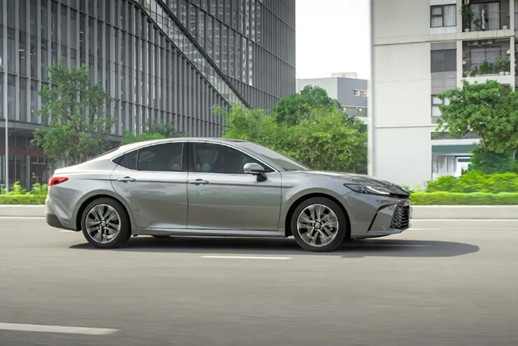 Camry đang một mình một ngựa trong phân khúc sedan hạng D.
