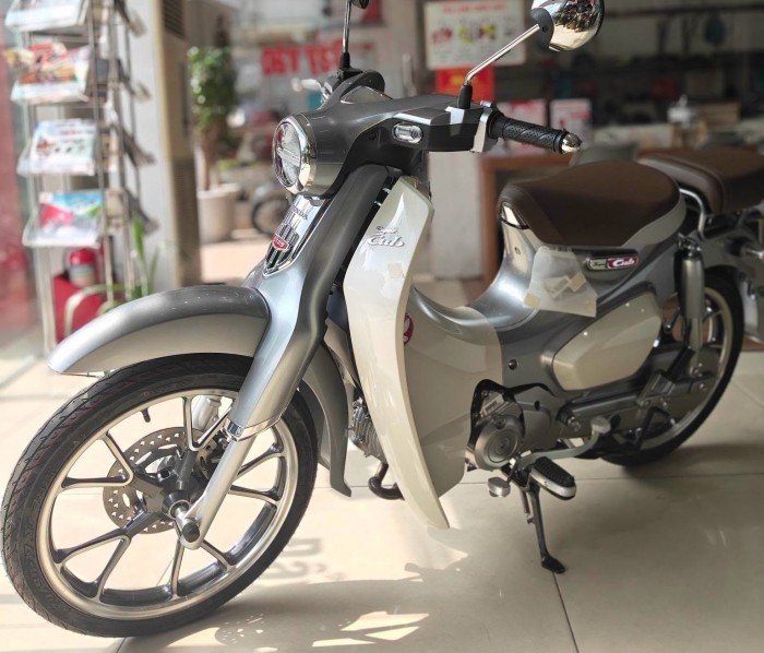 13-1789292995-huyen-thoai-honda-super-cub-tai-xuat-dien-mao-thoi-thuong-dong-co-chuan-euro-4