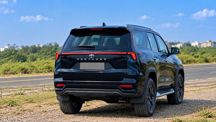 Bản dựng đồ họa Toyota Fortuner thế hệ mới