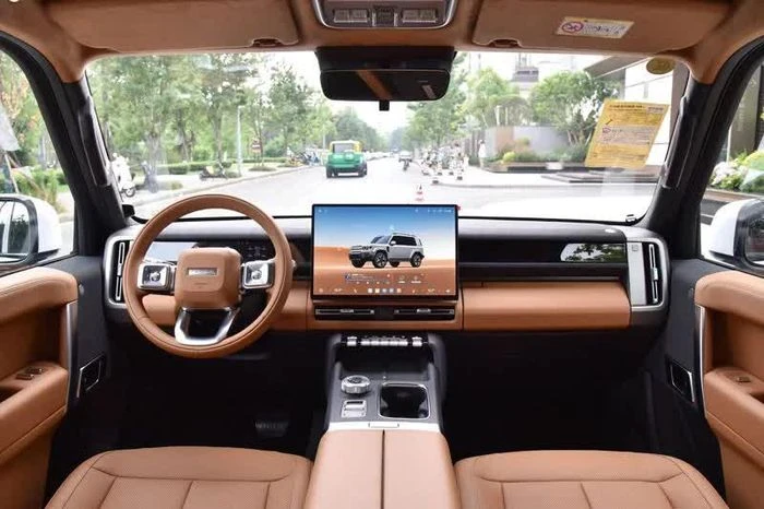 SUV địa hình công suất 449 mã lực, di chuyển 300km không cần đổ xăng, giá hơn 730 triệu đồng - Hình 5
