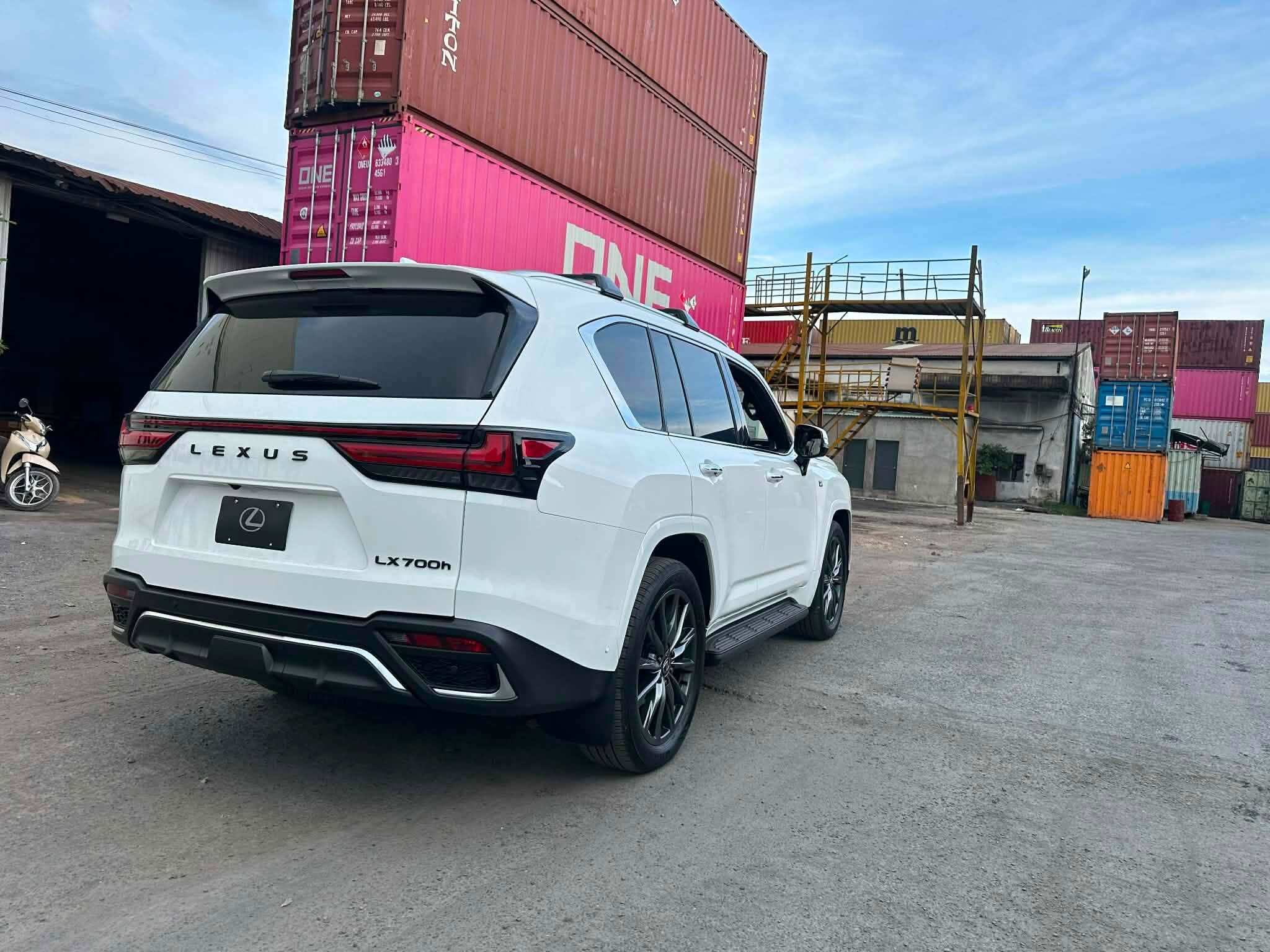 Lexus Việt Nam chưa công bố kế hoạch phân phối chính hãng LX 700h.