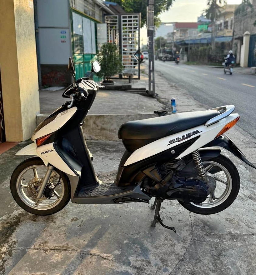Giá xe Honda Click cũ: Bảng giá theo đời, kinh nghiệm mua