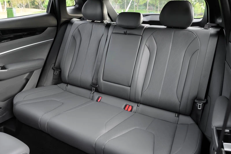 SUV hạng C công suất 181 mã lực, giá chưa tới 350 triệu đồng - Hình 6
