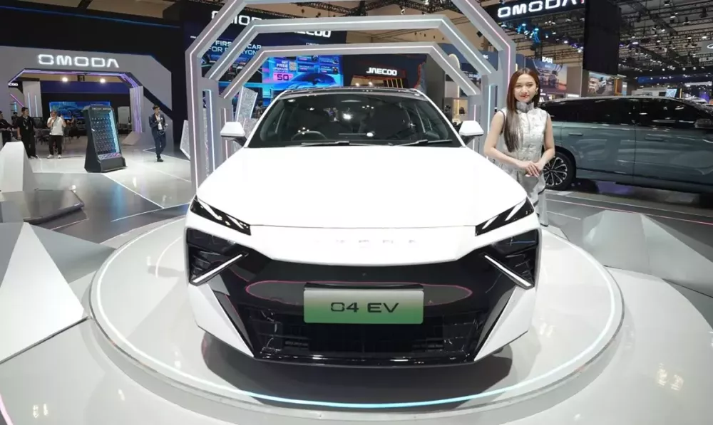 Omoda 4 EV có cả phiên bản thuần điện, máy xăng và hybrid