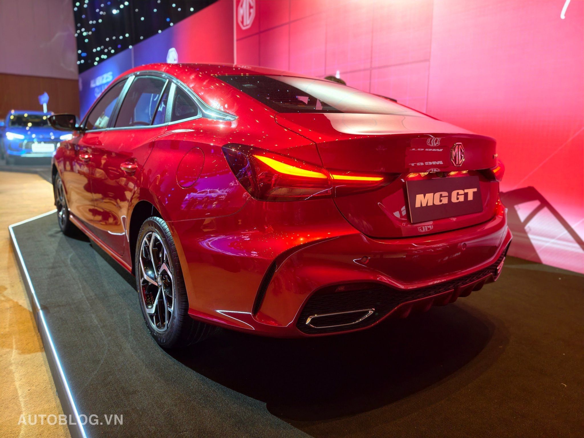 MG GT lột xác theo phong cách fastback coupe trẻ trung