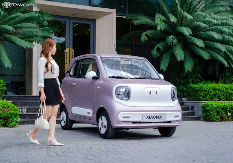 Nhân dịp 20/10, FAWCAR Việt Nam tặng một bộ gối tựa đầu và tựa lưng cho khách hàng ký hợp đồng mua xe, xuất hóa đơn trong tháng 10.