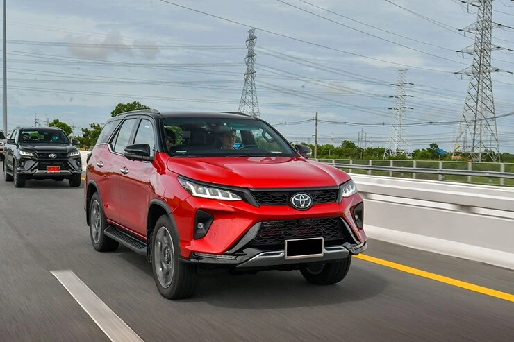 Chi tiết giá xe Toyota Fortuner 2026 lăn bánh và thông số kỹ thuật các phiên bản Legender - Hình 8