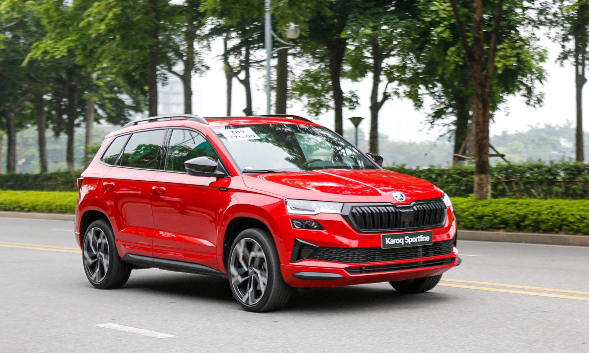 Skoda Karoq tạo khác biệt trong phân khúc nhờ sự chắc chắn trong cảm giác lái và độ hoàn thiện tốt.