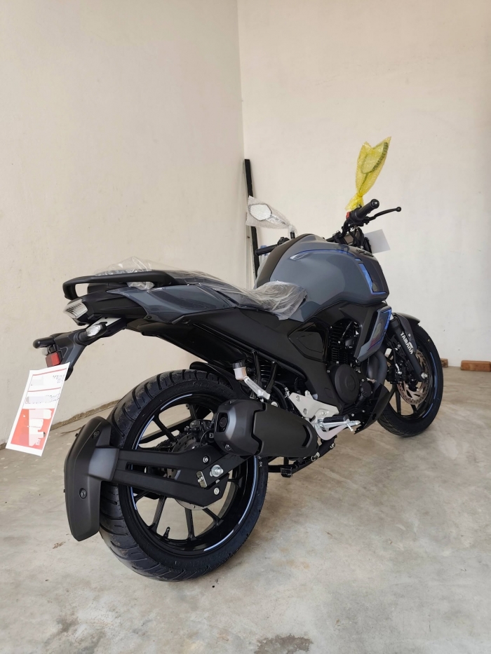 Yamaha-FZ-S-3