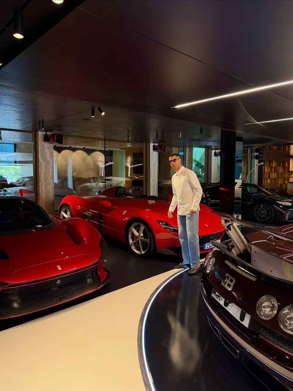 Cristiano Ronaldo còn sở hữu McLaren Speedtail, McLaren Senna và Mercedes-AMG One
