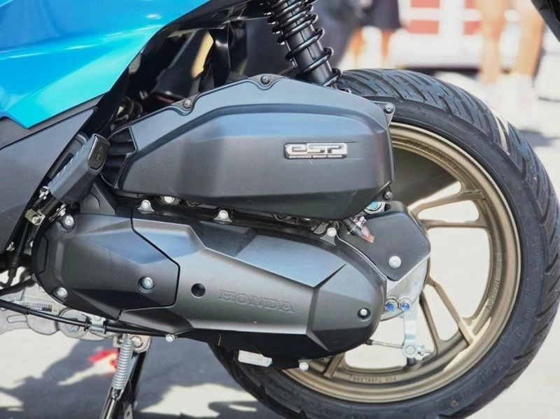 Honda vẫn trang bị cho Vario 125 2027 động cơ xi-lanh đơn dung tích 125 cc kết hợp công nghệ ngắt động cơ tạm thời Idling Stop.