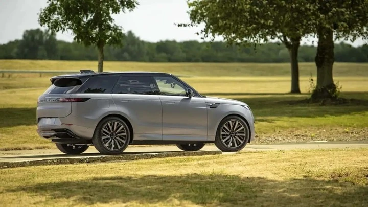 Range Rover Sport Electric: SUV điện công suất 542 mã lực, chạy 609 km/lần sạc - Hình 3