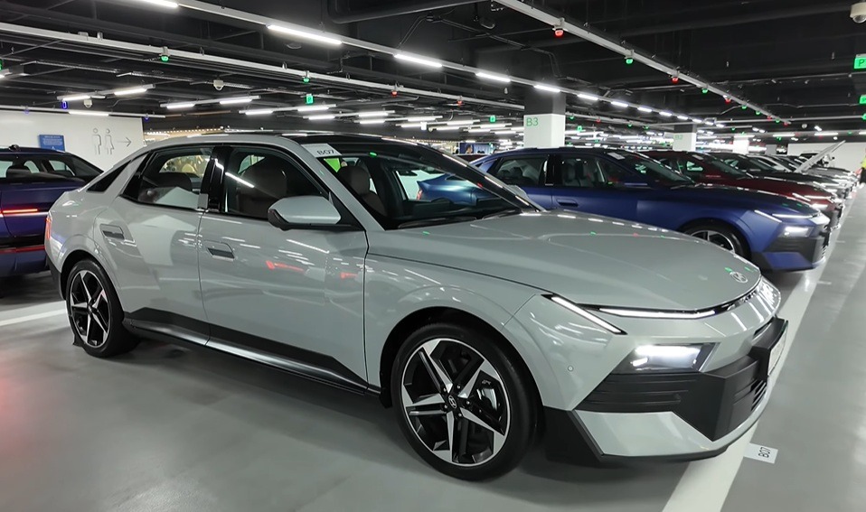 Elantra 2027 ngoại thất — kích thước và thiết kế