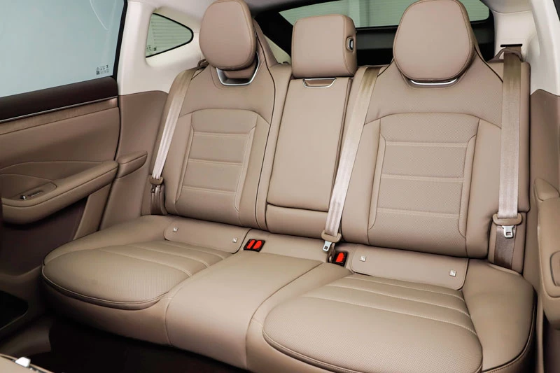 Xe gầm cao dài gần 5 mét, công suất 512 mã lực, giá chưa tới 930 triệu đồng - Hình 6