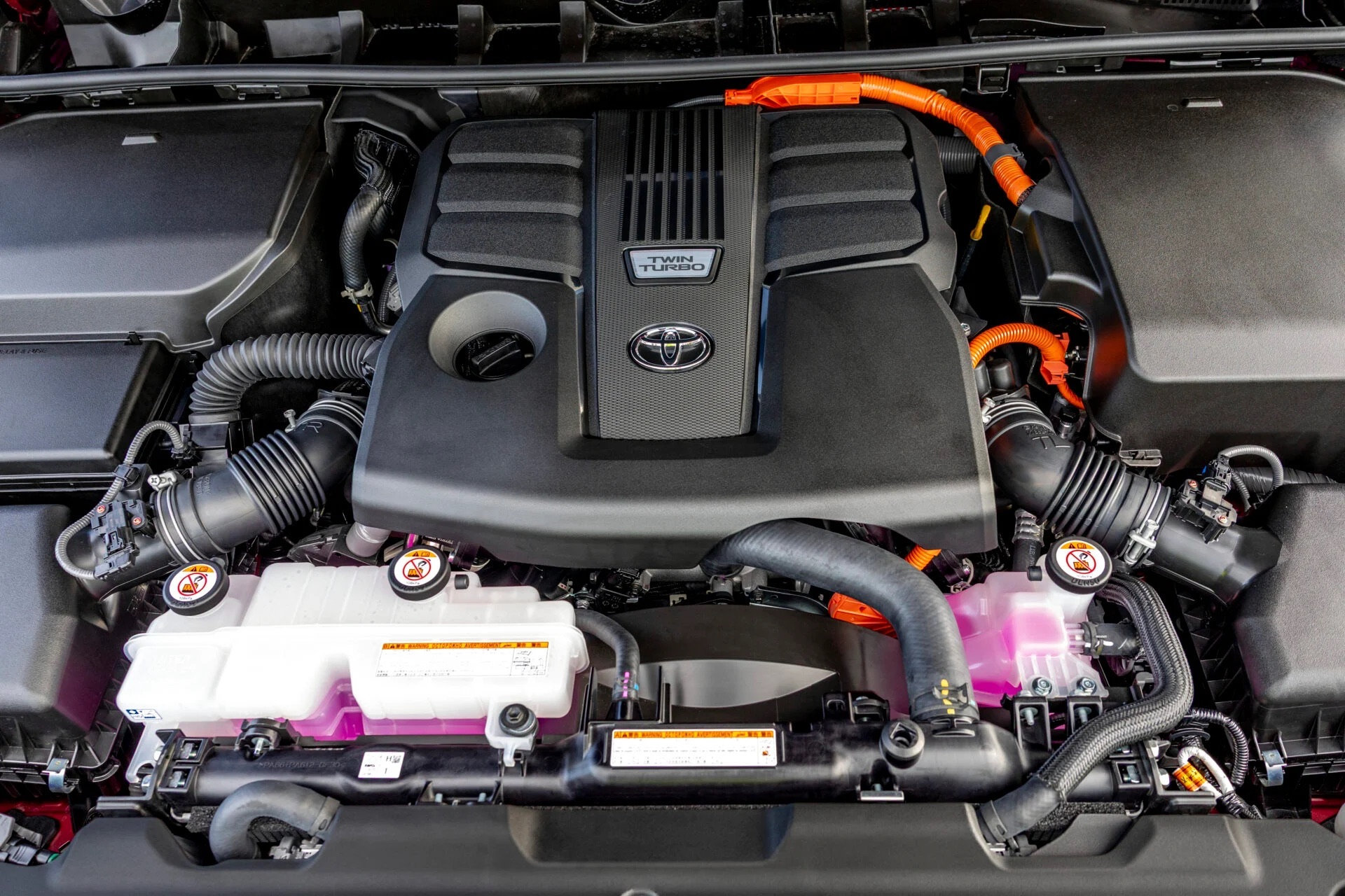 Động cơ Toyota Land Cruiser Hybrid