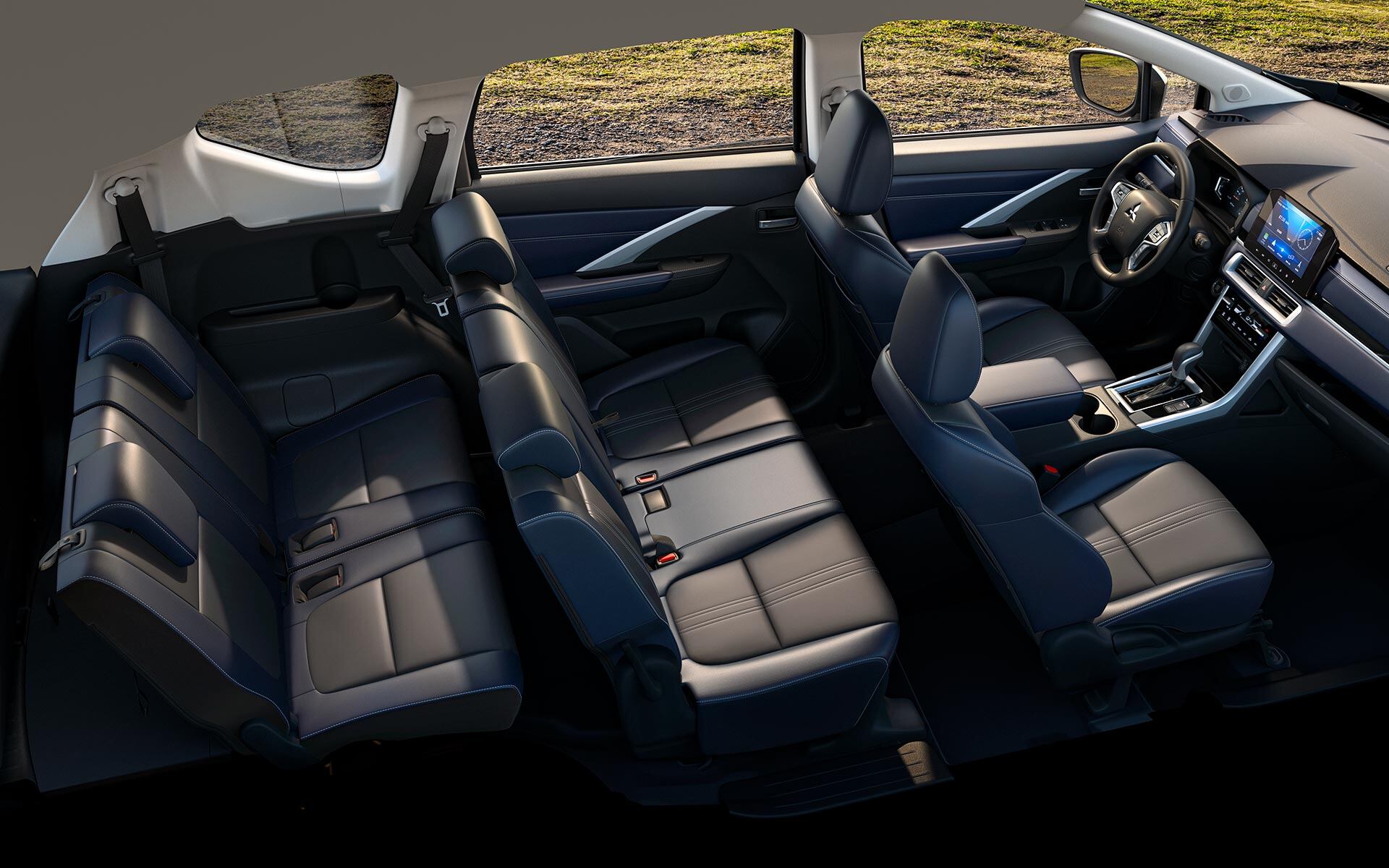Mitsubishi Xpander Cross 2023 có khoang hành khách rộng rãi và gầm cao.