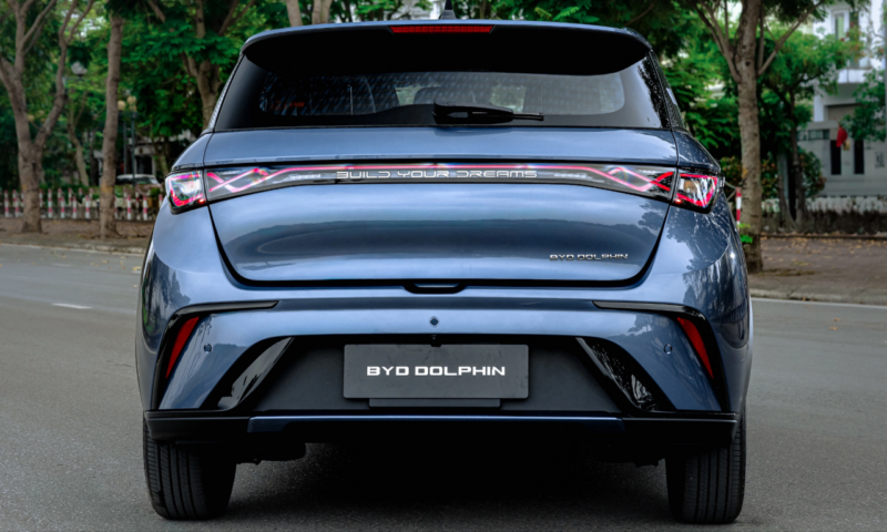 Cùng giá 499 triệu đồng nên mua Geely EX2 Max hay BYD Dolphi?