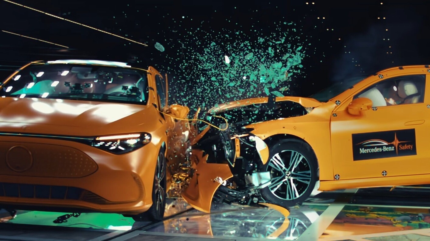 Mercedes-Benz tung clip thử nghiệm an toàn trên dòng xe CLA Sedan - 2