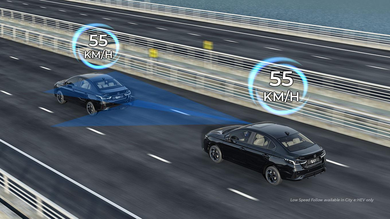 Hệ thống Honda SENSING trên Honda City sử dụng camera phía trước để nhận diện phương tiện và các đối tượng giao thông, hỗ trợ tài xế trong quá trình vận hành