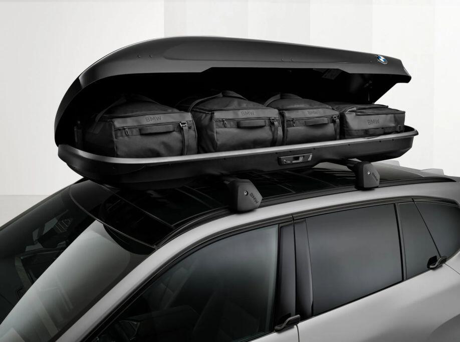 BMW còn giới thiệu hàng loạt phụ kiện gia tăng không gian chứa đồ cho những chuyến đi xa.