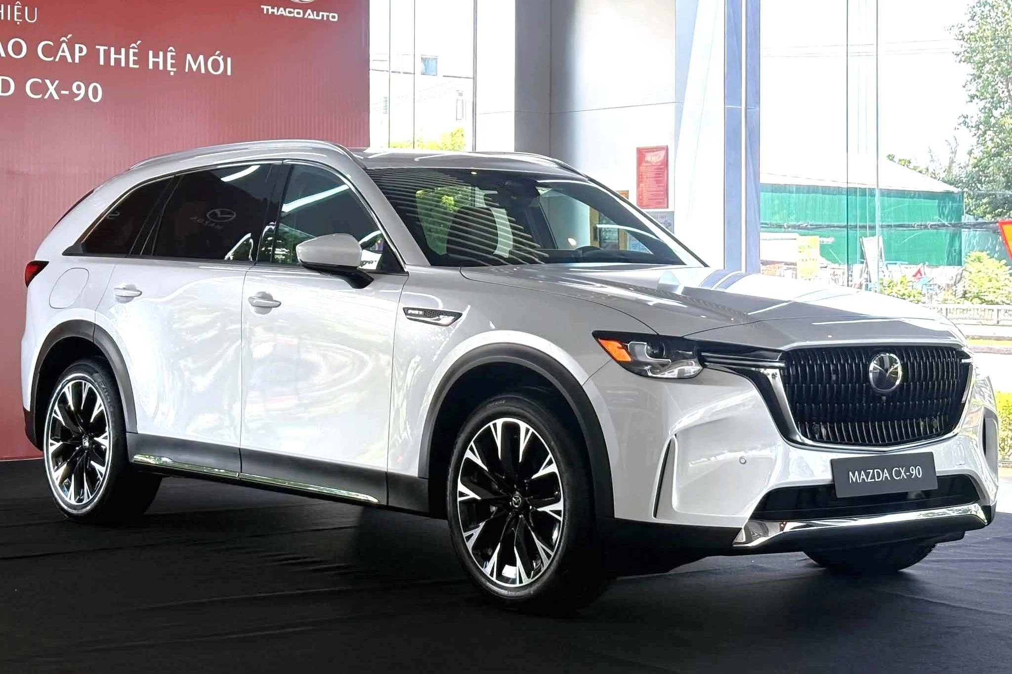 Mazda CX-90 lần đầu có ưu đãi tại đại lý, mức giảm 81 triệu đồng - Hình 1