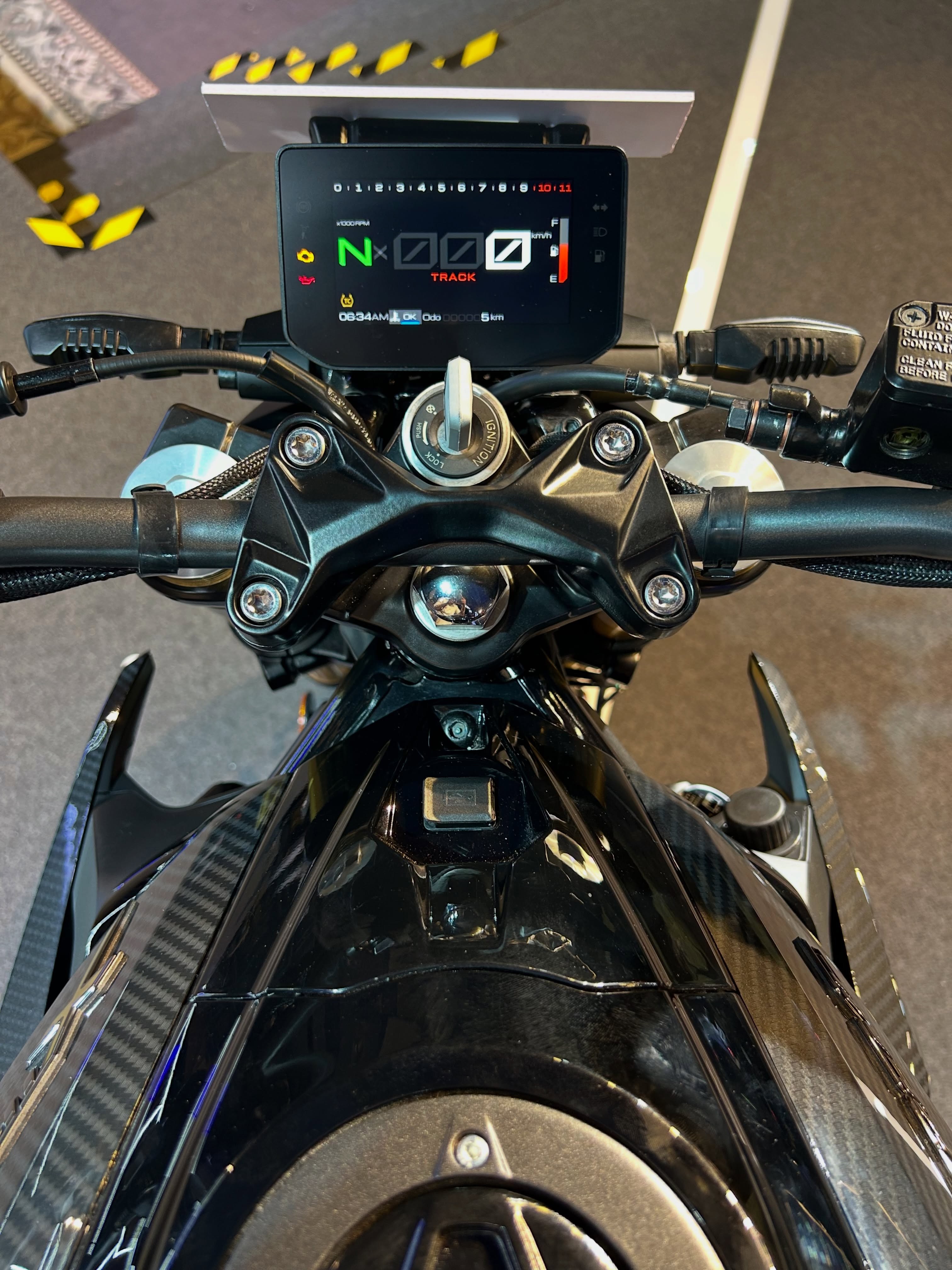 Chính thức ra mắt ‘vua côn tay’ 250cc mới: Mạnh hơn Yamaha Exciter và Honda Winner R, có ABS 2 kênh, giá 54 triệu đồng ảnh 7
